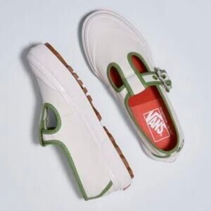 Vans x Lisa Says Gah Style 93 DX Shoe (Gah Antique White) Women size 5